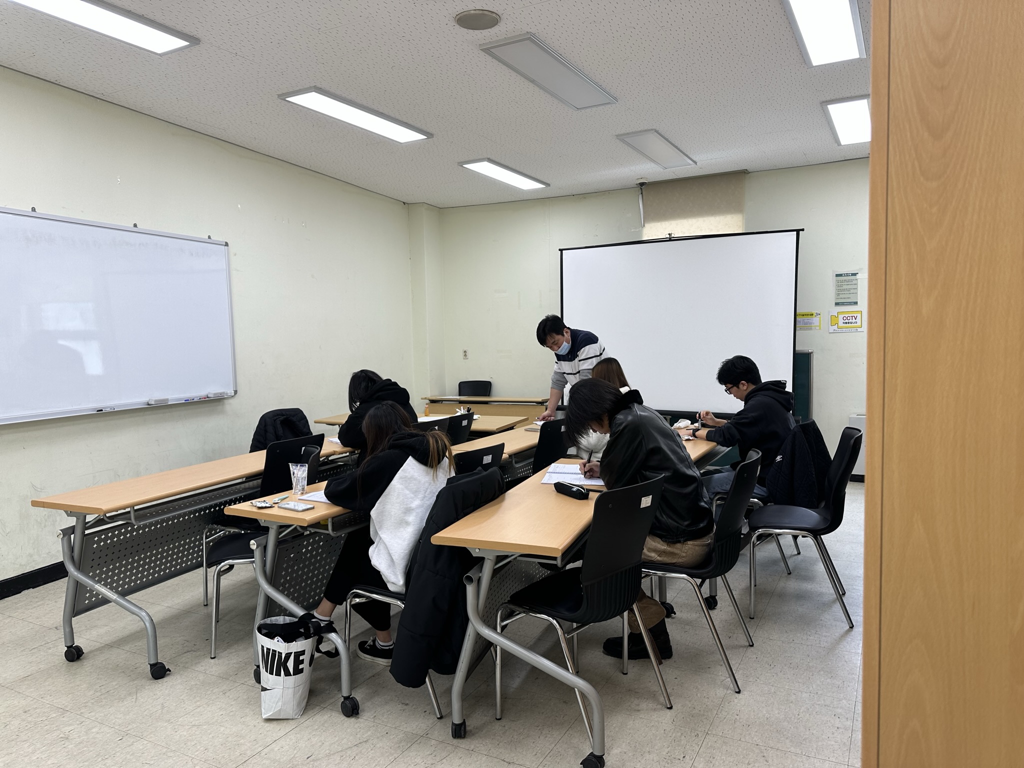 속초시시설관리공단 학교밖청소년지원센터,  2024년 제1회 검정고시 15명 학력취득 사진